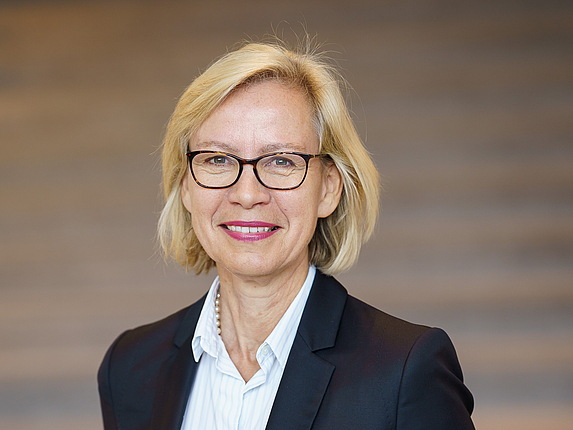 Porträtaufnahme von Frau Dr. Wahl-Wachendorf